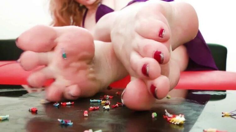 ManyVids - GoddessCeline - UNEXPECTED GUEST BECOME GIANTESS FOOD