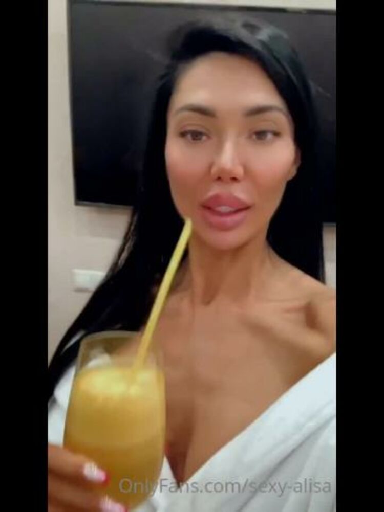 Onlyfans - Sexy-alisa - Morning cheers - 22-12-2021