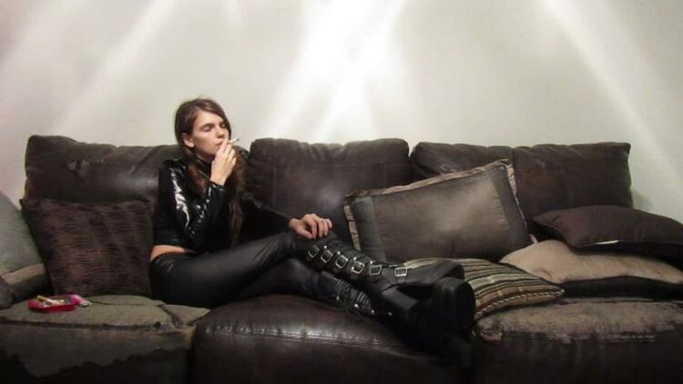 ManyVids - PrincessCica - Smoking in Latex