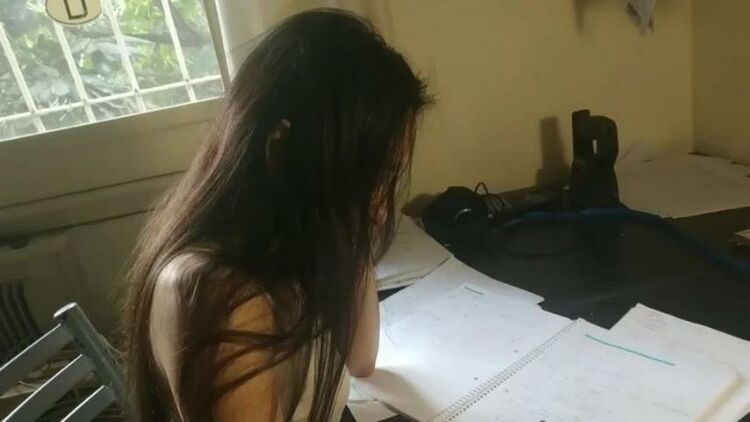 Submissive roommate trying to study gets creampied