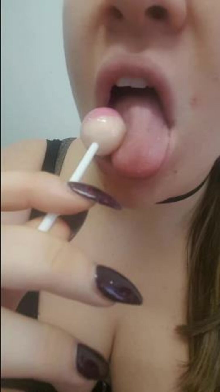 Onlyfans - Bexbb9 - who wants a lick of my lollipop I do suck video lollipop natuonallollipopday - 02-08-2017