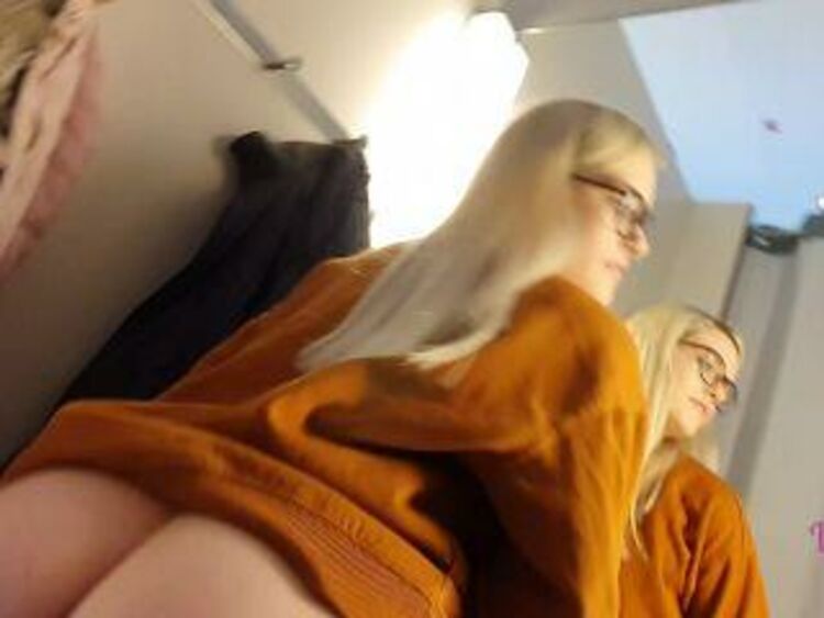 LovlyLuna in Cute Teen Public Amateur Blowjob at H&M