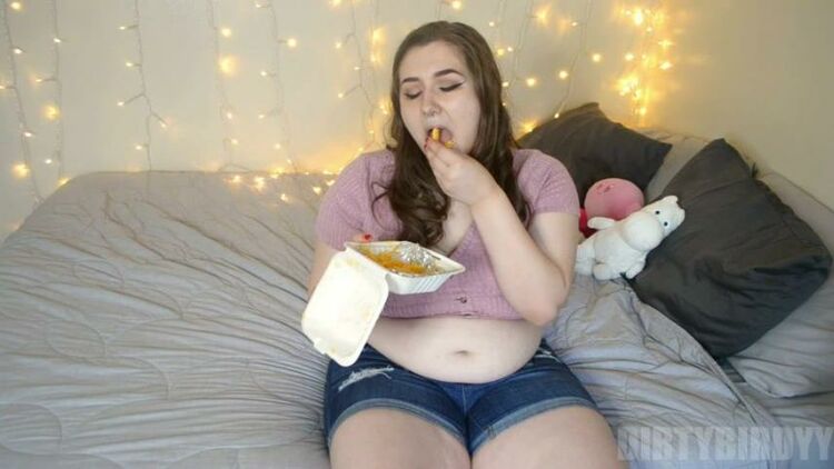 ManyVids - DirtyBirdyy - Fat Roommate Steals Food