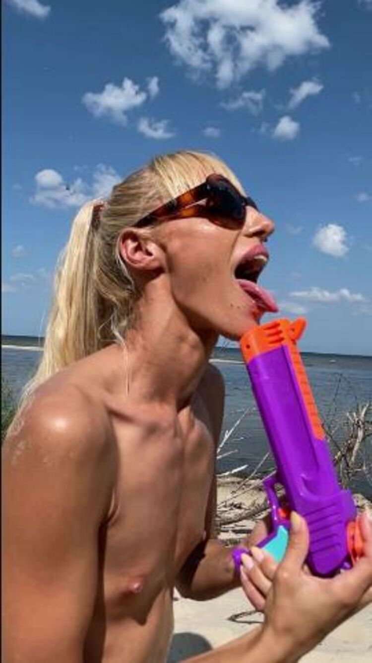 ManyVids - Throat GOAT - Ruined beach blowjob hot watersports