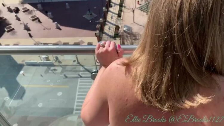 ManyVids - Ellie Brooks - City balcony daytime fuck and facial