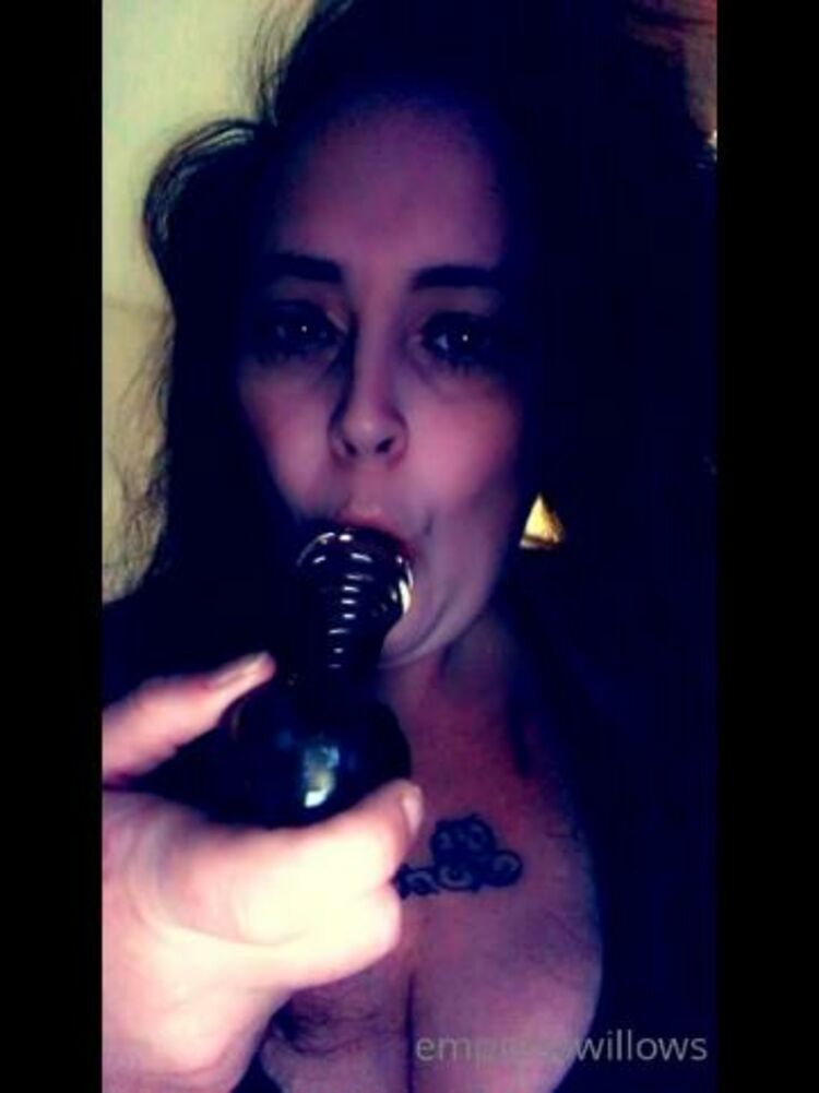 Onlyfans - Xempresswillows - Late night smoke sesh One more day to vote on the poll to see me live - 07-12-2021