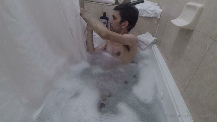 Onlyfans - Kevin0314 - Full Bubble Bath Soak Vid - 17-08-2021