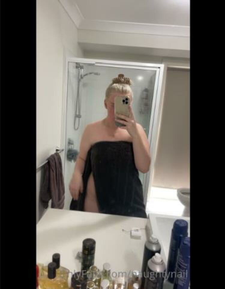 Onlyfans - Naughtynail - Wouldnt you just love it if I dropped my towel for you - 22-01-2022