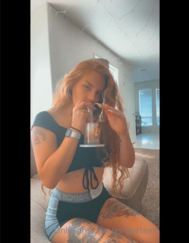 Onlyfans - Gingerteen - I bet you wish you could smoke with me - 04-08-2021