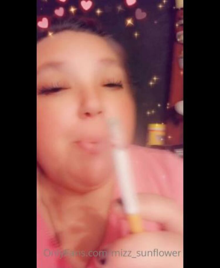 Onlyfans - Mizz_sunflower - Smoking fetish - 06-11-2020