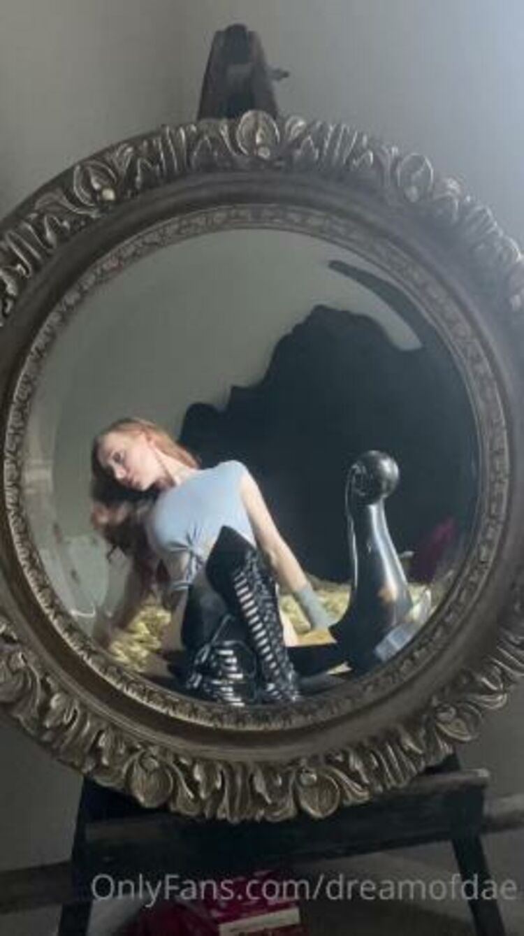 Onlyfans - Dreamofdae - is calling your name what is waiting for you on the other side - 31-12-2020