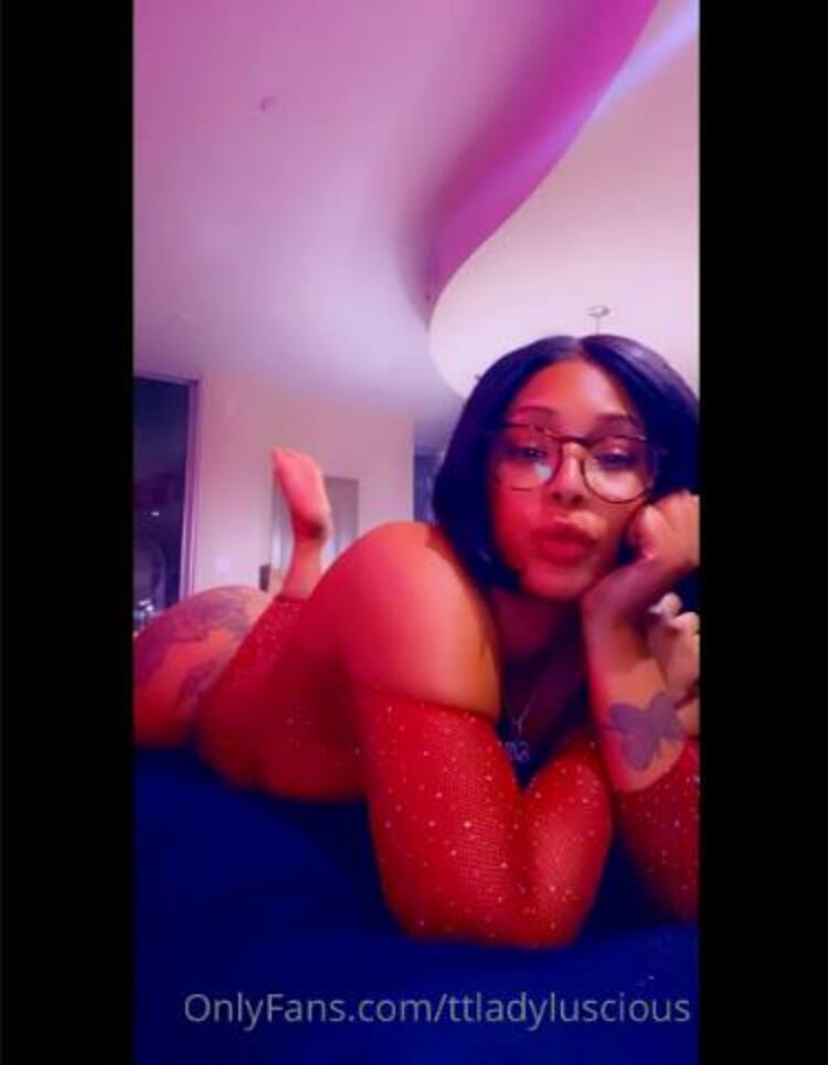 Onlyfans - Ttladyluscious - Movie night - 02-05-2021