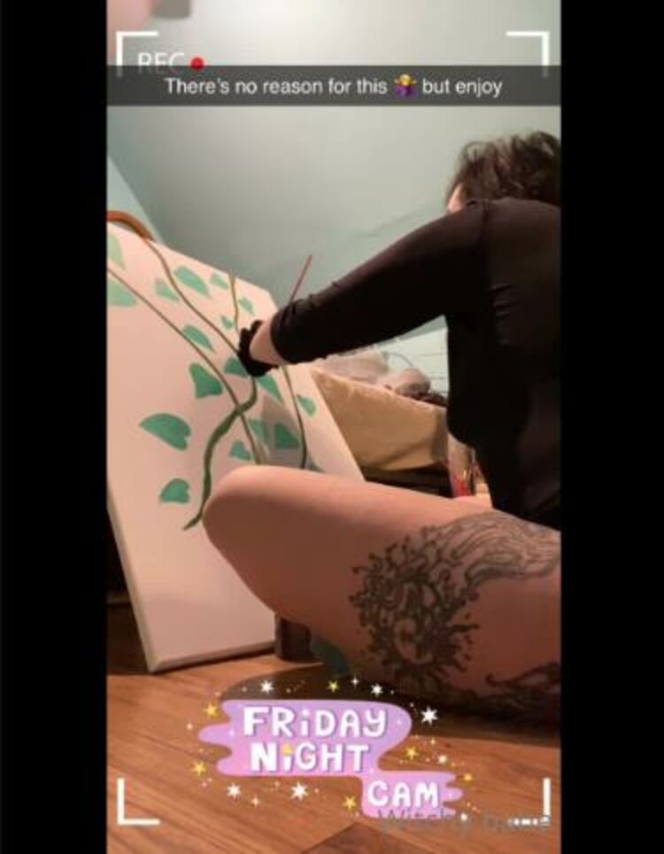 Onlyfans - Lilbitwitchy98 - This is an old video But who would be interested in some posts like this Just me chillin - 30-01-2022