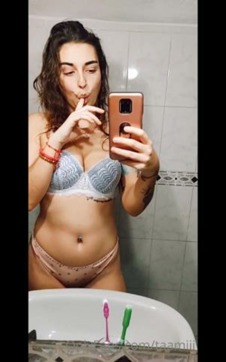 Onlyfans - Taamiii - What part of your body would you go through where does my finger go Que parte de tu - 28-11-2020