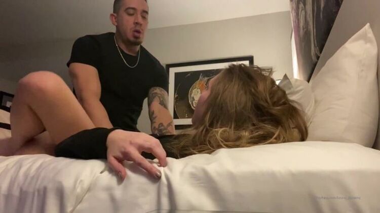 2020-02-17T04.09.23.0 CADENCE LUX TAKES DICK IN VEGAS part 2I got room