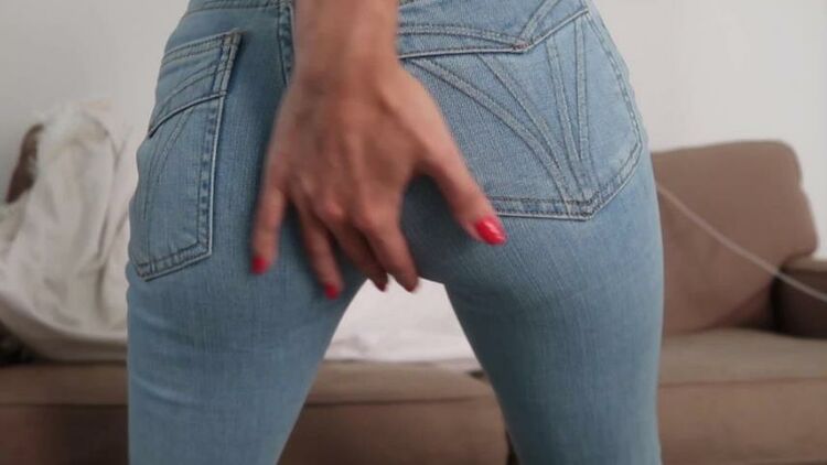 ManyVids - MissSophiaLily - Worship my ass in tight Jeans [ASMR