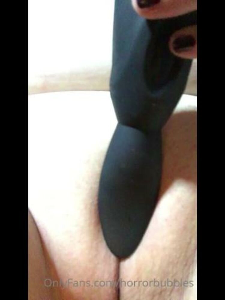 Onlyfans - Horrorbubbles - Just trying out my new vibrator Ever since I became single I have been super horny Bough - 14-05-2020