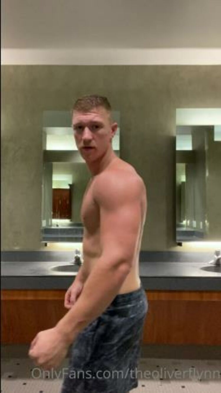 Onlyfans - Theoliverflynn - Showing off the pump - 02-11-2021