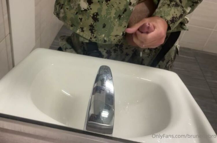 Onlyfans - Brunettebro - public jerk off in a bathroom in uniform - 23-10-2021