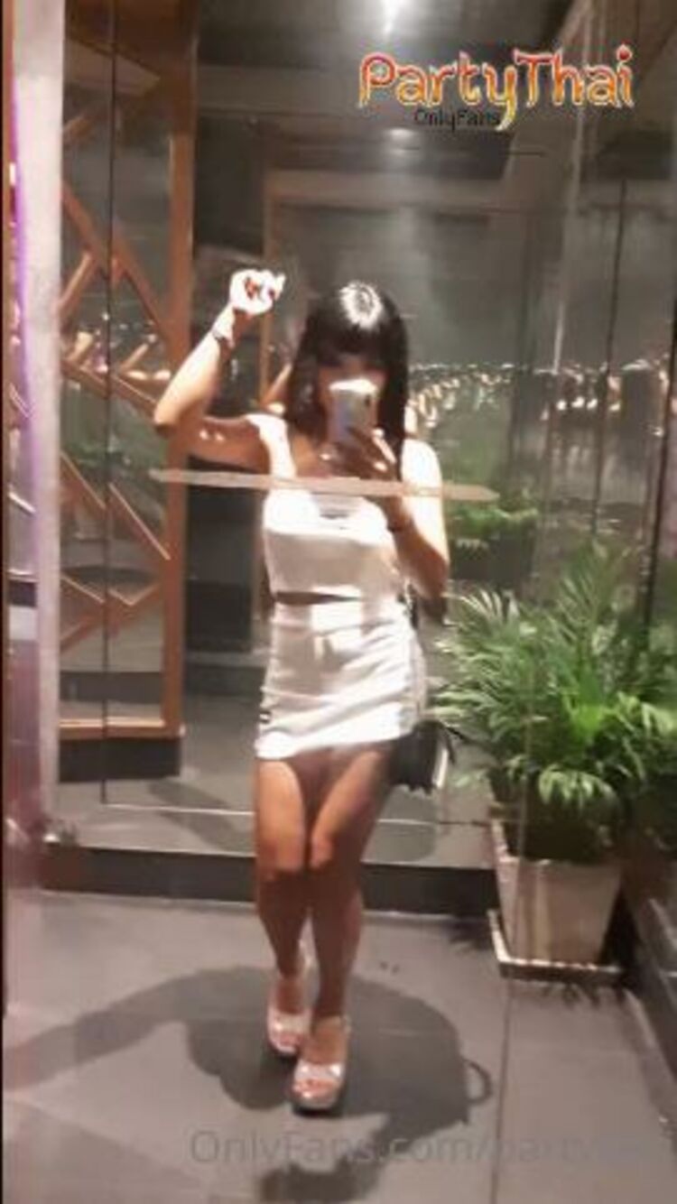 Onlyfans - Partythai - Go to the toiled with me Just quietly so no one knows - 18-03-2021