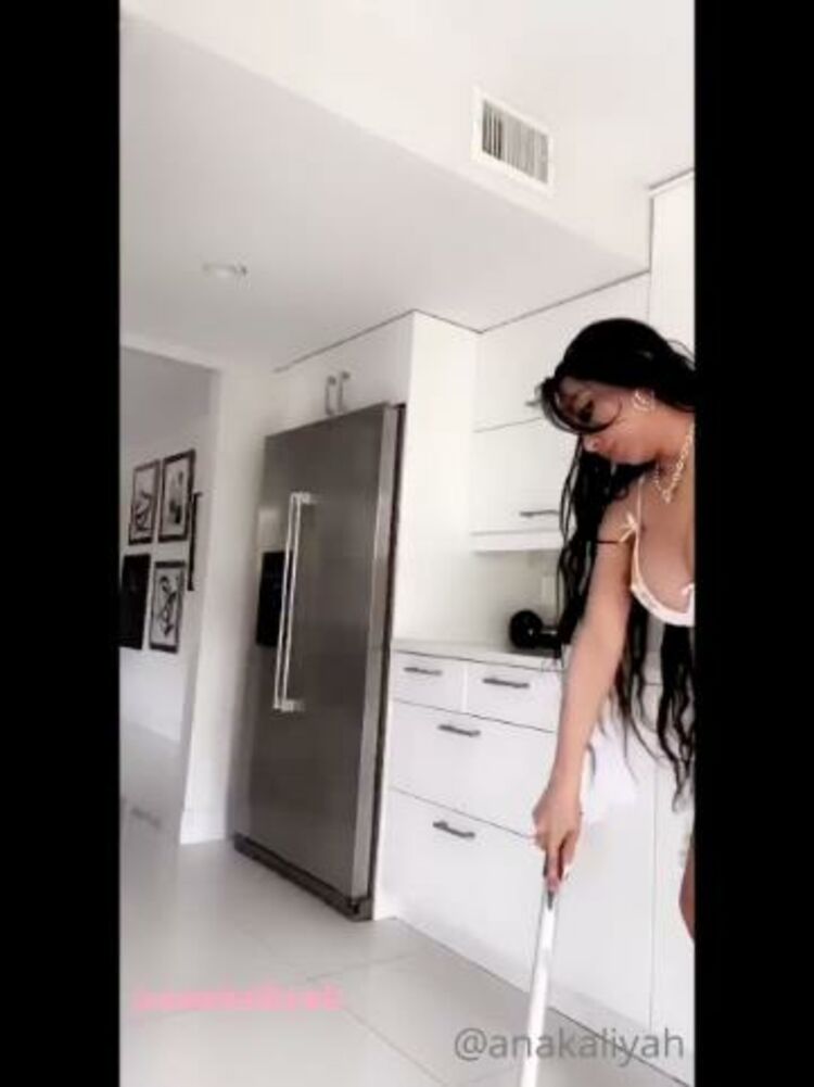 Onlyfans - Expanding_kaliyah - Your sexy doll house cleaning for daddy in his fav slutty outfits - 06-02-2021