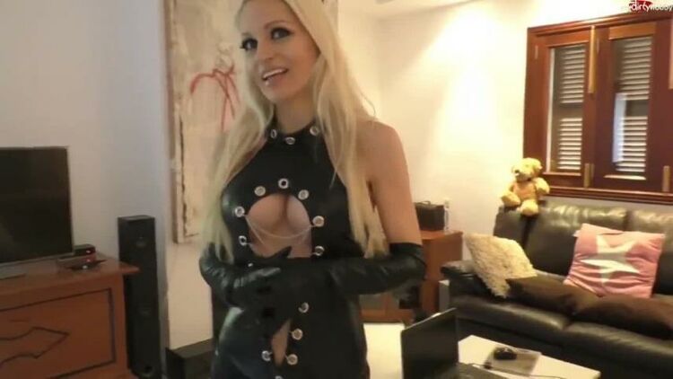 German blonde with latex gloves gets facefucked