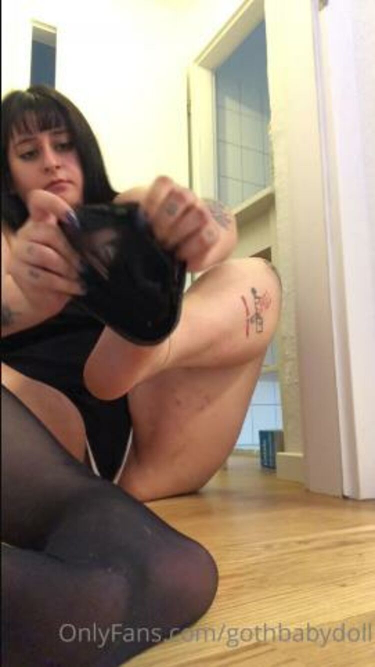 Onlyfans - Gothbabydoll - Black stockings - 19-07-2021