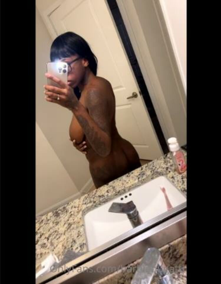 Onlyfans - Barbiebugatti - Can I send videos like this to your phone - 19-01-2022