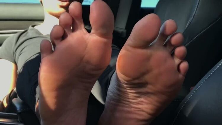 Wrinkled soles – Ashley’s ebony feet - ebony feet - feet porn mmd femdom