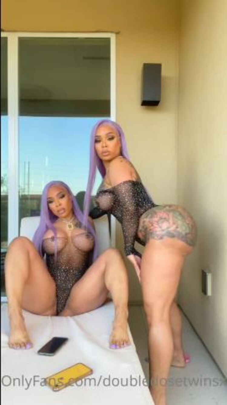 Onlyfans - Doubledosetwinsxxx - BTS of our photo shoot who is up send us a tip to see more - 12-05-2020