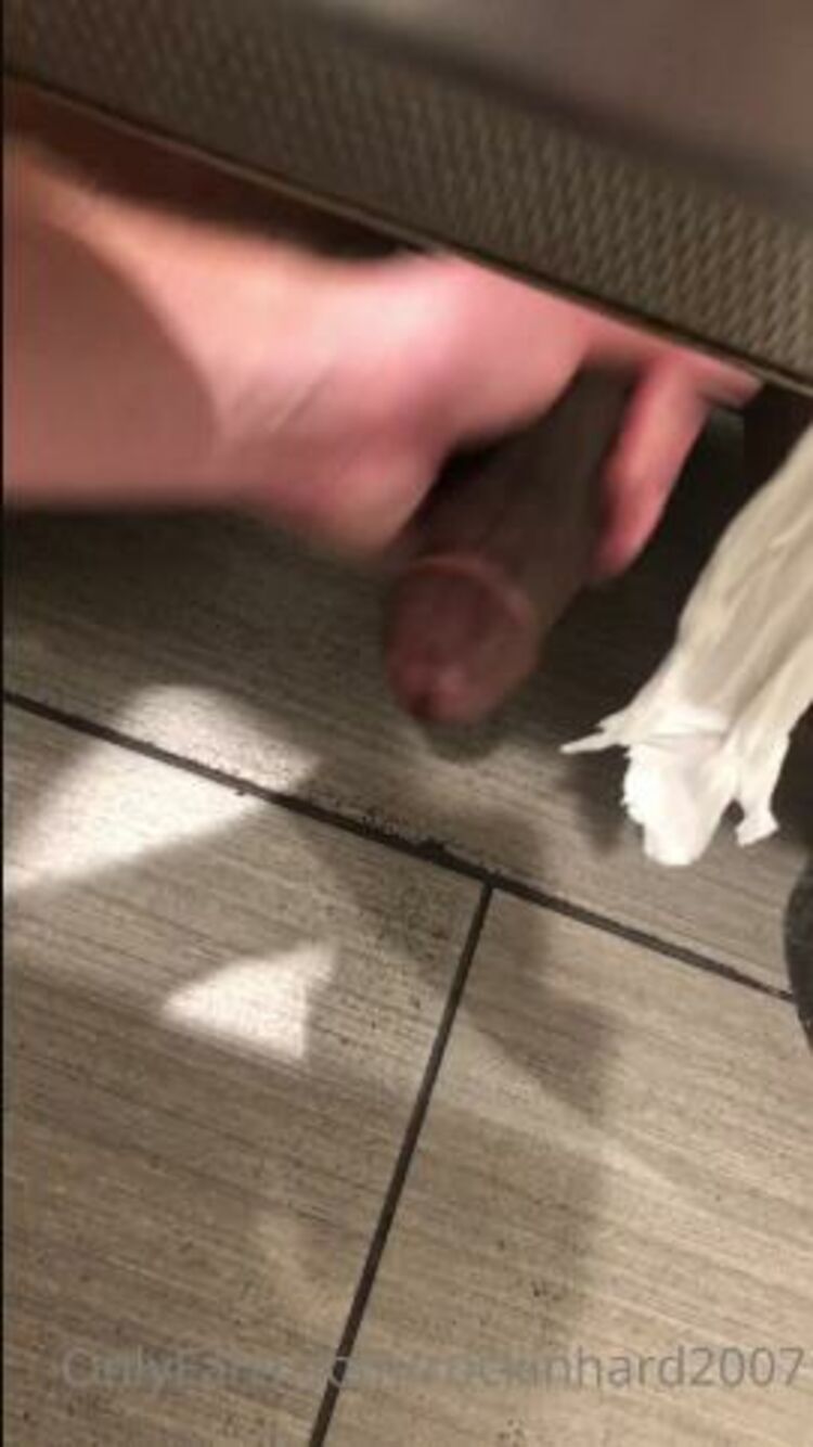 Onlyfans - Deepdickvibes - Cruising and then this came under the stall BigBlackCock Cru - 30-08-2020