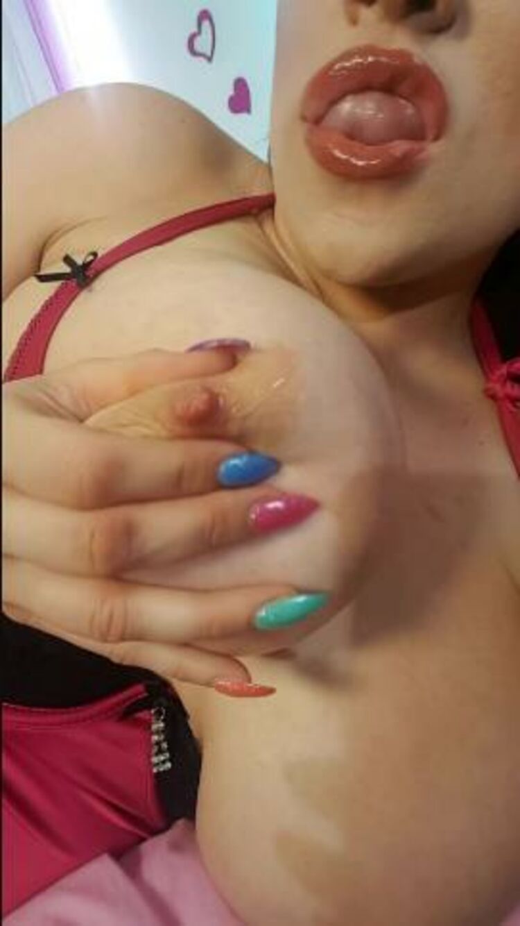 Onlyfans - Bexbb9 - spit on those nipples video - 28-06-2017