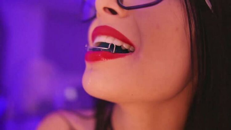 ManyVids - amberlee__ - Fetish Mouth Retainer) 4K