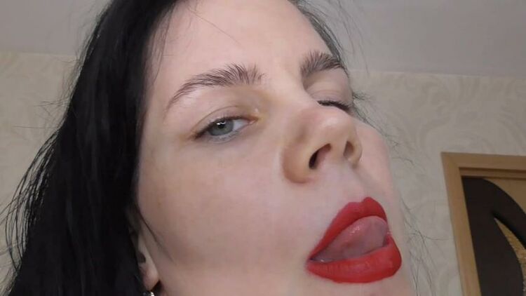 ManyVids - AnnaManyVids - A giant woman wants to eat you