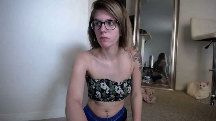 ManyVids - meganholly00 - Eat breakfast with me SFW