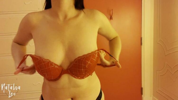 ManyVids - NataliaLeo - Trying on Bras Inside Victorias Secret