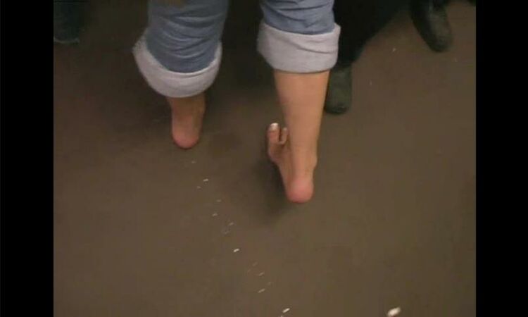 Bare Feet In The City Video - Anya 2007-04-21