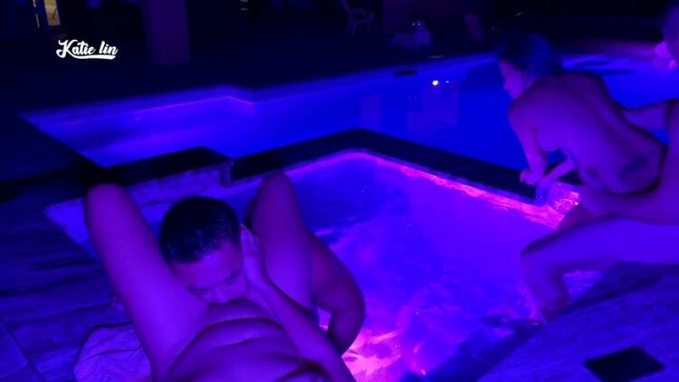 KatieLin_NextDoor - Neon Hot Tube Foursome [FullHD 1080P]