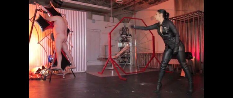 Cybill Troy starring in video ‘Bullwhip Breakdown’