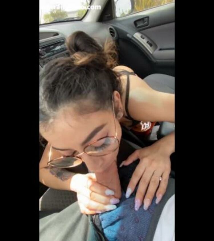 KawaiiGirl - Kawaii Girl - Thirsty Latina Sucks Cock In Parking Lot [FullHD 1080p]