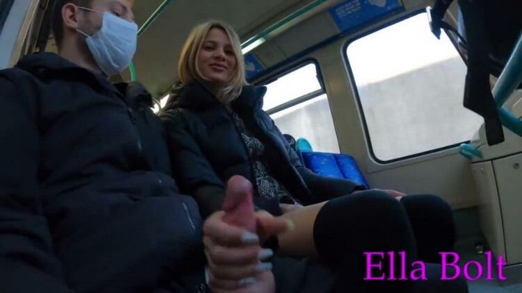 EllaBolt - Ella Bolt - Jerking off a Stranger in London Public Train . Real Risky Amateur Outdoor Handjob by ELLA BOLT [HD 720p]