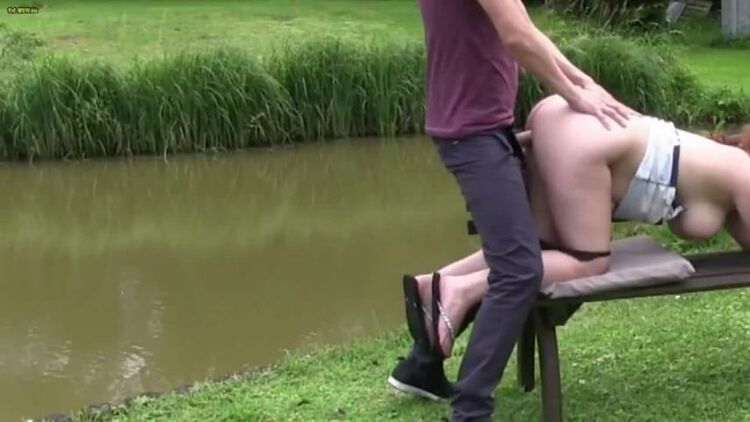 SophieShy - Ich liebe es Outdoor - Blank gefickt