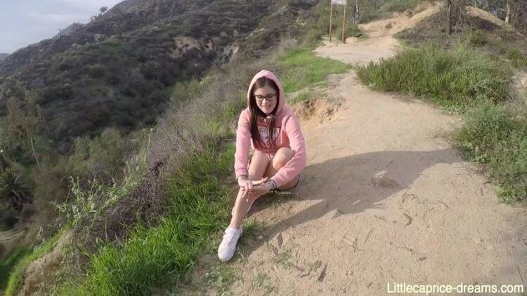 Amateurporn.cс - Little Caprice - Masturabte Hollywood Sign [FullHD 1080p]