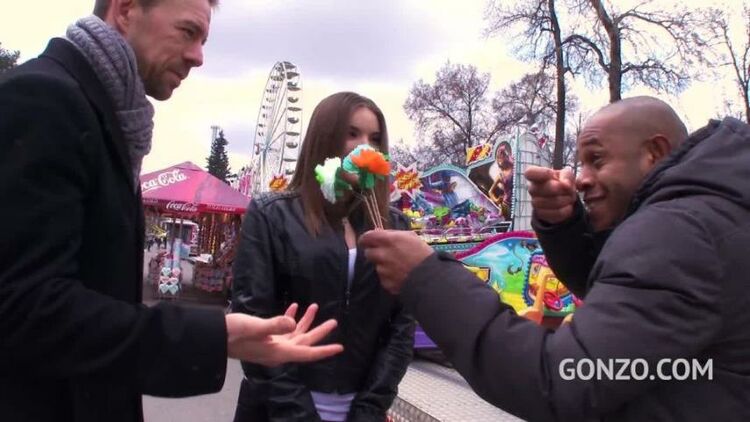 Evelina Darling picked up in amusement park assfucked 3on1 SZ1283