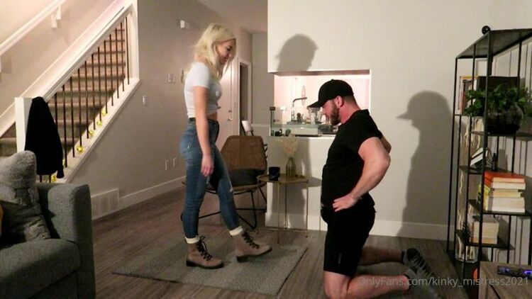 Kinky Mistress Sofia – Got New Ball-Busting Boots Today – SOFIA STUDIOS