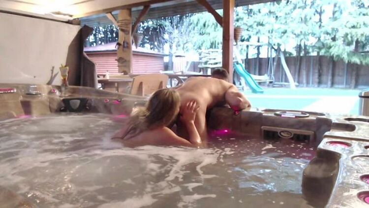 Deepestdesiresxxx in Sneaky hot tub fucking $19.99