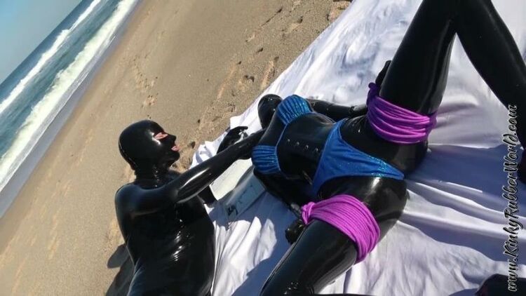 Rubber Jeff using the blind Fuckdoll on the Beach P1