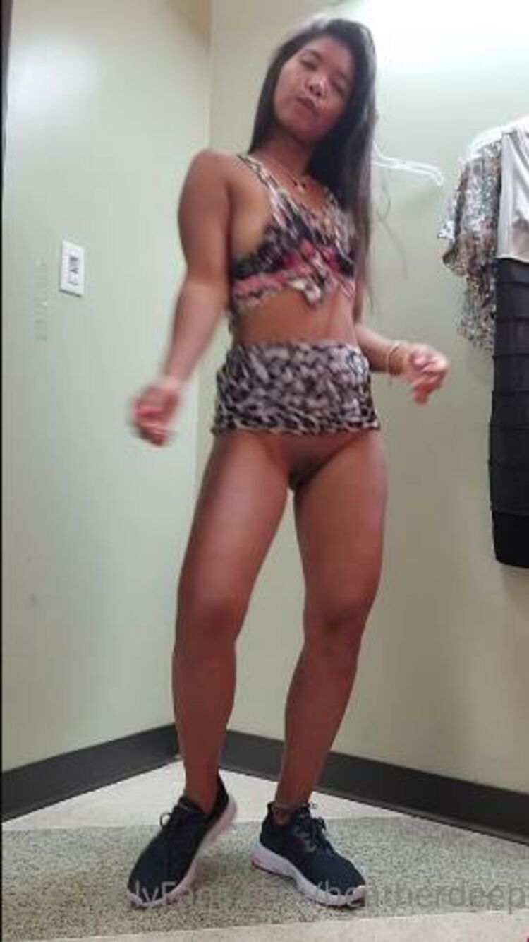 heatherdeep / Onlyfans This outfit is so hot what you think babe Do you like my chocolate pointy nipples and ti - 16-10-2021 - Fetish