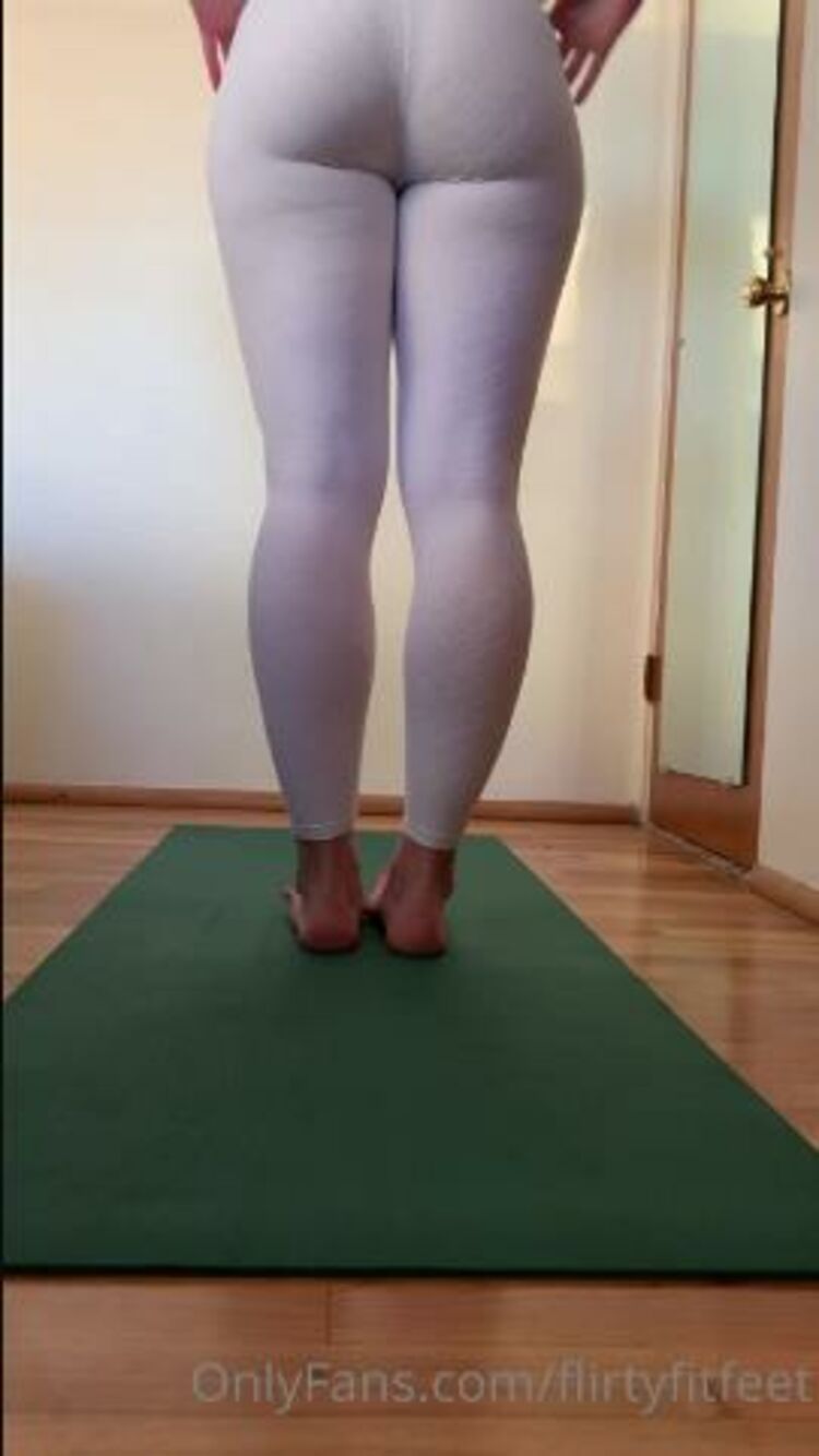 FitYogiNina Free / Onlyfans FityogininaFree Flow Friday This is a real life yoga flow for me - 02-05-2020 - Riding