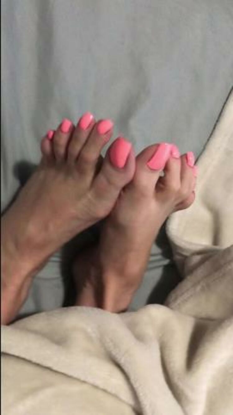 Beneathmytoes / Onlyfans Had a request for more videos - 10-11-2019 - Fetish